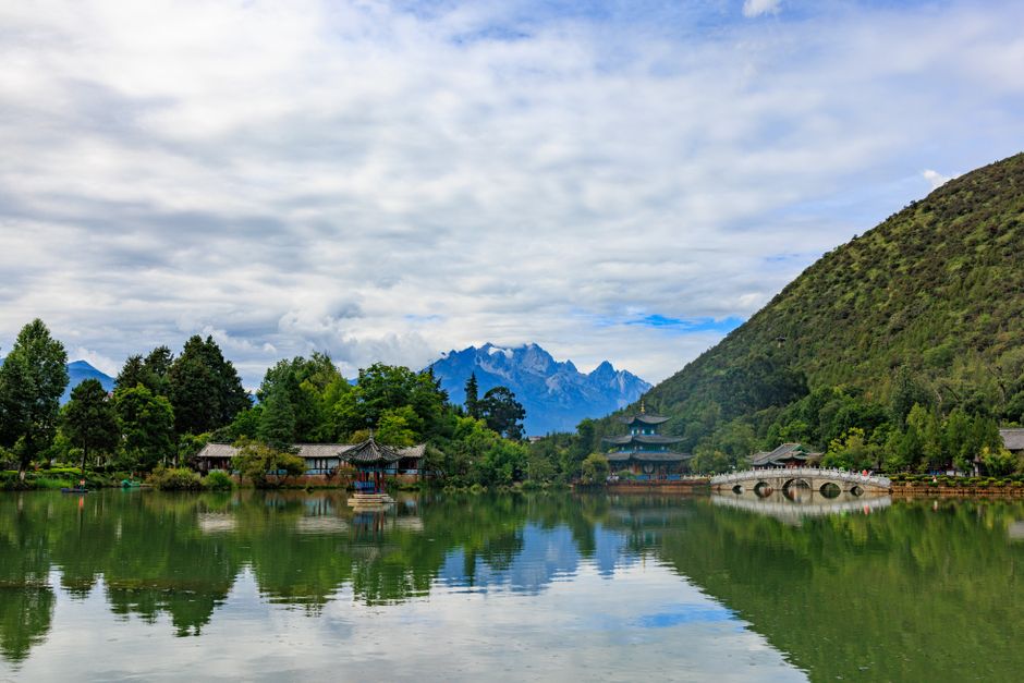 Five Dragon Pool Park 五龙潭公园